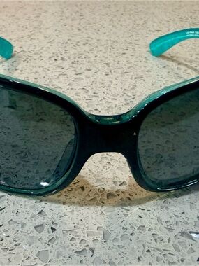 Teal Women's Sunglasses - Fashionable UV Shades